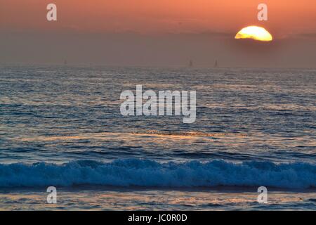 Sonnenuntergang über dem Pazifik, San Diego, CA Stockfoto