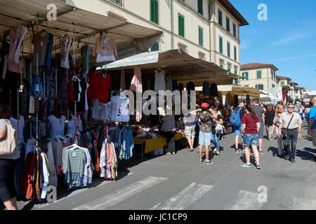 Lokale Straßenmarkt Stände in Italien, Piombino. Stockfoto