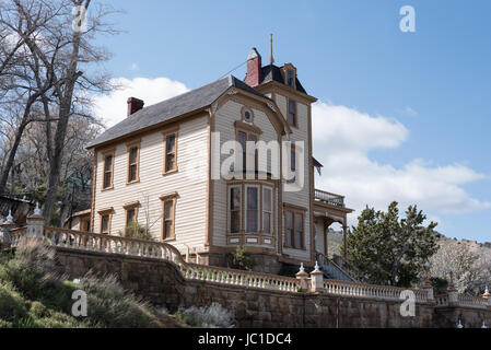 Die Burg, einer historischen Villa in der historischen Bergbaustadt von Virginia City, Nevada. Stockfoto