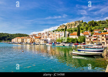 Novigrad Dalmatinski Uferpromenade Panoramablick, Dalmatien, Kroatien Stockfoto