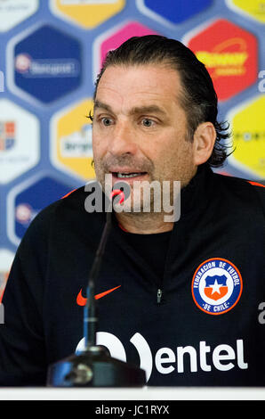 Chiles Trainer Juan Antonio Pizzi auf einer Pressekonferenz spricht vor einem Freundschaftsspiel Rumänien Vs Chile, Cluj-Napoca, Rumänien - 12. Juni 2017 Foto: Cronos/Melinda Nagy Stockfoto