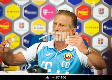 Christoph Daum, rumänische Nationalmannschaft Cheftrainer bei einer Pressekonferenz spricht vor einem Freundschaftsspiel Rumänien vs Chile, cluj-napoca, Rumänien - Juni 12, 2017, Foto: Cronos/Melinda Nagy Stockfoto