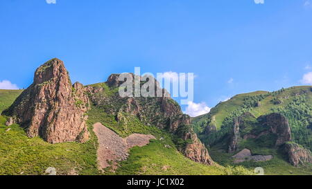 13. Juni 2017 - Zhang Jiakou, Zhang Jiakou, China - Zhangjiakou, CHINA-13. Juni 2017: (nur zur redaktionellen Verwendung. CHINA AUS)... Sommerlandschaft des Gebiets befindet sich zwischen der Inneren Mongolei und Nordchinas Provinz Hebei, 13. Juni 2017. (Kredit-Bild: © SIPA Asien über ZUMA Draht) Stockfoto