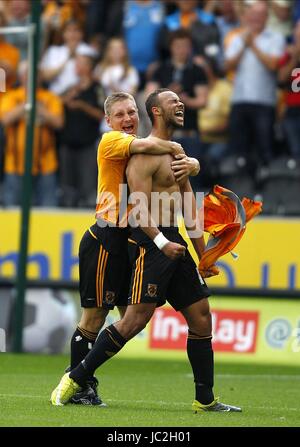 ANDY DAWSON JOHN BOSTOCK HULL CITY V SWANSEA CITY HULL CITY V SWANSEA CITY KC STADIUM HULL ENGLAND 7. August 2010 Stockfoto