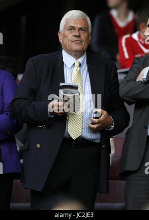 PETER RIDSDALE CARDIFF CITY Vorsitzender OLD TRAFFORD MANCHESTER ENGLAND 16. August 2010 Stockfoto