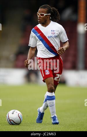 EDGAR DAVIDS CRYSTAL PALACE FC größere PARK SCUNTHORPE ENGLAND 28. August 2010 Stockfoto