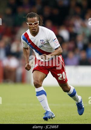 EDGAR DAVIDS CRYSTAL PALACE FC größere PARK SCUNTHORPE ENGLAND 28. August 2010 Stockfoto