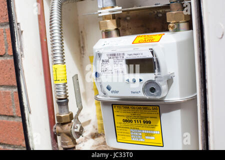 Eine externe Gaszähler mit einem smart Meter befestigt. Stockfoto