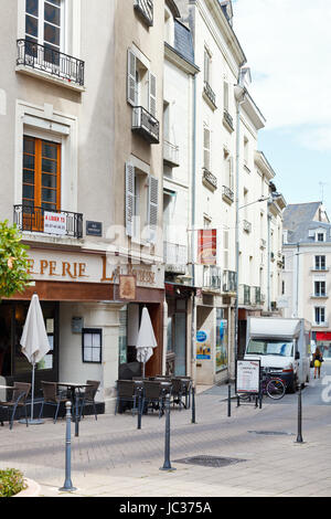 ANGERS, Frankreich - 28. Juli 2014: Rue Montauet Straße in Anges, Frankreich. Angers ist die Stadt im Westen Frankreichs und es ist die historische Hauptstadt der Provinz von Anjou Stockfoto