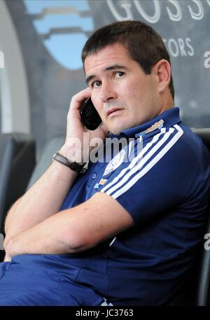 NIGEL CLOUGH DERBY COUNTY MANAGER KC STADIUM HULL ENGLAND 14. September 2010 Stockfoto