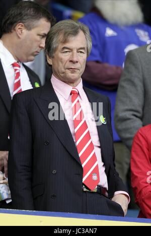 MARTIN BROUGHTON LIVERPOOL FOOTBALL CLUB Vorsitzender LIVERPOOL FC Vorsitzender GOODISON PARK LIVERPOOL ENGLAND 17. Oktober 2010 Stockfoto