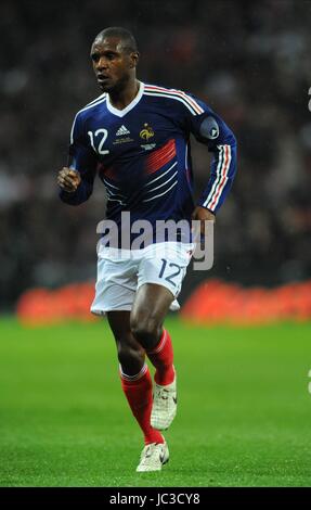 ERIC ABIDAL Frankreich WEMBLEY Stadion LONDON ENGLAND 17. November 2010 Stockfoto