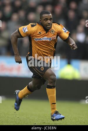 SYLVAN EBANKS-BLAKE WOLVERHAMPTON WANDERERS FC WOLVERHAMPTON WANDERERS FC MOLINEUX STADIUM WOLVERHAMPTON ENGLAND 12 Dezember 2 Stockfoto