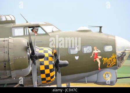 Sally B Memphis Belle B 17 Flying Fortress Nahaufnahme von Nase Stockfoto