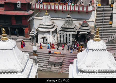 Der Pashupatinath Tempel Heiligen Hindutempel Pashupatinath gewidmet und befindet sich am Ufer des Bagmati-Fluss, wo Hindus eingeäschert werden wollen Stockfoto