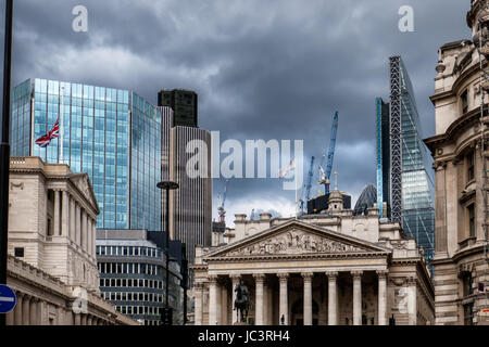 Alt trifft neu in der Stadt London, UK Stockfoto