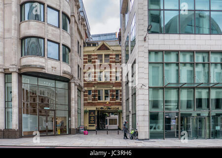 Alt trifft neu in der Stadt London, UK Stockfoto