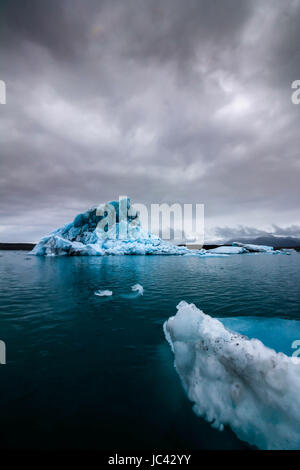 Eisberge in der Gletscherlagune Islands Stockfoto