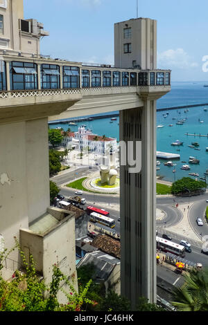 Ansicht der Elevador Lacerda und Hafen, Aufzug verbindet die untere an die obere Stadt Salvador da Bahia, Brasilien Stockfoto