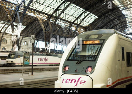 BARCELONA, Spanien, 27. September 2016: Blick ins Innere des Gebäudes der Bahnhof Frankreich (Estacion de Francia) in Barcelona. Stockfoto