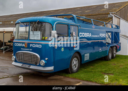 1956 Fiat Serie 306/2 Bartoletti Grand Prix Transporter, bei Goodwood GRRC 75. Mitgliederversammlung, Sussex, UK. Stockfoto