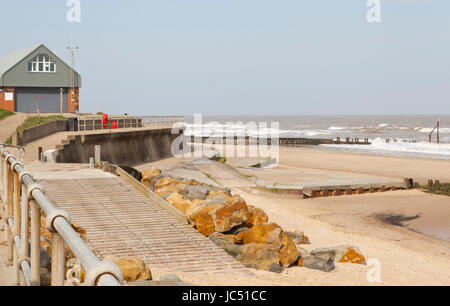 Mundesley Leben Boot-Station, Mundesley Strand, Norfolk, Großbritannien Stockfoto