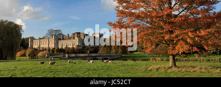 Das Haus am Deene Park der Sitz der Adelsfamilie Brudenell seit 1514, in der Nähe von Corby, Grafschaft Northamptonshire, England Stockfoto