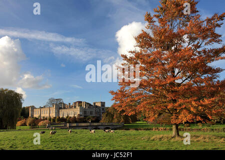 Das Haus am Deene Park der Sitz der Adelsfamilie Brudenell seit 1514, in der Nähe von Corby, Grafschaft Northamptonshire, England Stockfoto