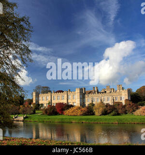 Das Haus am Deene Park der Sitz der Adelsfamilie Brudenell seit 1514, in der Nähe von Corby, Grafschaft Northamptonshire, England Stockfoto