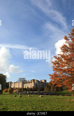 Das Haus am Deene Park der Sitz der Adelsfamilie Brudenell seit 1514, in der Nähe von Corby, Grafschaft Northamptonshire, England Stockfoto