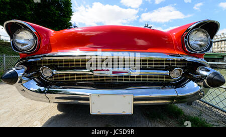Klassische 50er amerikanisches Auto in Paris Stockfoto