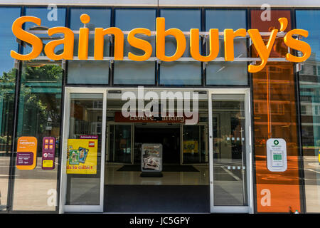 Sainsbury Supermarkt, Nine Elms, London Stockfoto