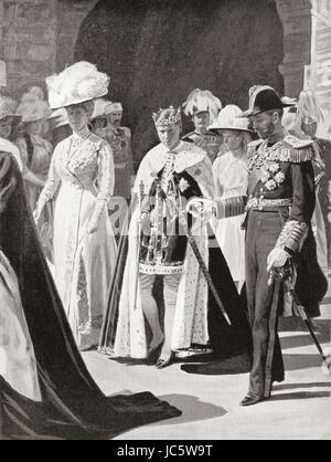 Die Investitur des Prince Of Wales, Caernarvon Castle, Wales, 1911. Von links nach rechts, Mary von Teck, 1867 – 1953.  Queen Consort des Vereinigten Königreichs.  Edward VIII, 1894 – 1972. Prince Of Wales und späteren König des Vereinigten Königreichs. George V, 1865-1936.  König des Vereinigten Königreichs. Hutchinson Geschichte der Nationen veröffentlichte 1915. Stockfoto