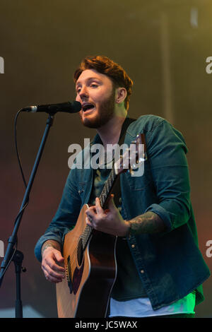 Dumfries, Scotland, UK - August 14, 2016:2012 X-Factor-Gewinner James Arthur erklingt in Jugend Beatz, eine eintägige Festival jährlich in Dumfries Stockfoto