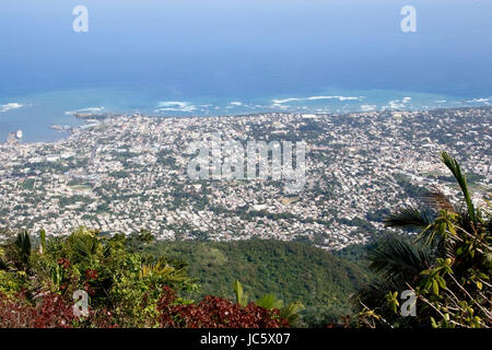 Blick auf Puerto Plata von oben von Isabella Da Torres Nationalpark Gondelbahn Pendelbahn, Dominikanische Republik Stockfoto