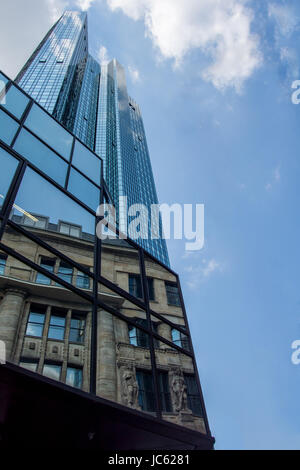 Wolkenkratzer Im Frankfurter Bankenviertel Stockfoto