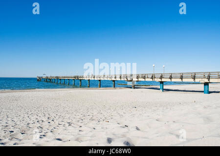 Heiligen Damm, Seebrücke am Strand in Saint dam, Heiligendamm, Seebruecke bin Strand in Heiligendamm Stockfoto