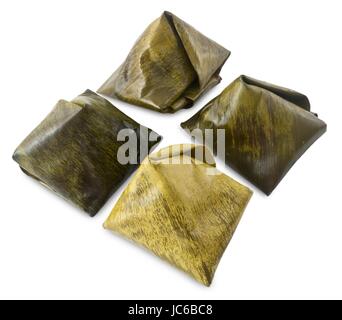 Gefüllte Teig Pyramide Desserts für Pay gegenüber Gott in Chinese New Year, Isolated on White Background. Stockfoto