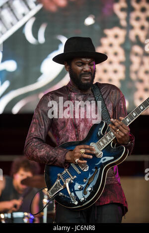 Gary Clark Jr. führt auf dem Chicago Blues Festival im Millennium Park am 11. Juni 2017 in Chicago, Illinois. Stockfoto