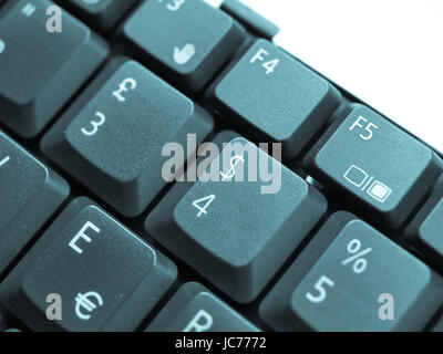 Detail der Tasten auf einer Computertastatur - cool Cyanotypie Stockfoto