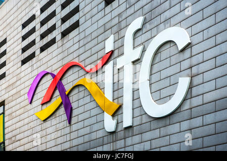 IFC Mall, Zeichen und Logos, Hong Kong Stockfoto