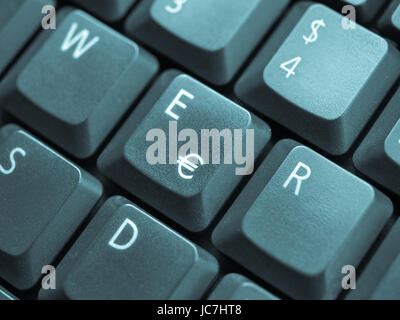 Detail der Tasten auf einer Computertastatur - cool Cyanotypie Stockfoto