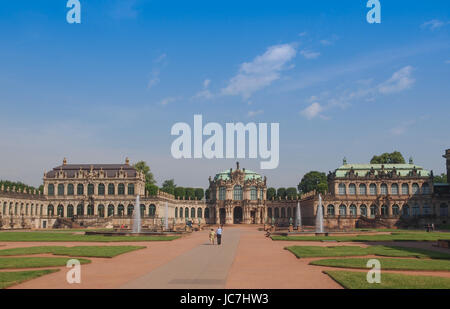 Dresdner Zwinger-Rokoko-Schloss entworfen von Poeppelmann im Jahre 1710 als Orangerie und Ausstellung Galerie der Dresdner Hof abgeschlossen mit dem Zusatz von der Semper-Galerie im Jahre 1847 von Gottfried Semper Stockfoto