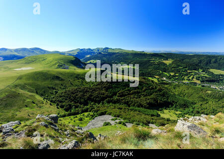 Frankreich, Puy-de-Dôme (63), Murat-le-Quaire, la Banne d'Ordanche (1 512 m), Panorama au Sommet et Paysages Sur Les Monts du Cantal / / Frankreich, Puy-de-Do Stockfoto