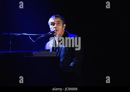 Laval, Kanada. 13. Juni 2017... Französischer Sänger Julien Clerc Durchführung am Salle André-Mathieu. Bildnachweis: Mario Beauregard Beaustock/Alamy Live-Nachrichten Stockfoto