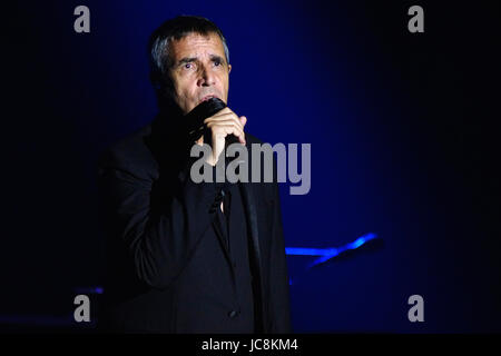 Laval, Kanada. 13. Juni 2017... Französischer Sänger Julien Clerc Durchführung am Salle André-Mathieu. Bildnachweis: Mario Beauregard Beaustock/Alamy Live-Nachrichten Stockfoto