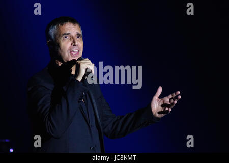 Laval, Kanada. 13. Juni 2017... Französischer Sänger Julien Clerc Durchführung am Salle André-Mathieu. Bildnachweis: Mario Beauregard Beaustock/Alamy Live-Nachrichten Stockfoto