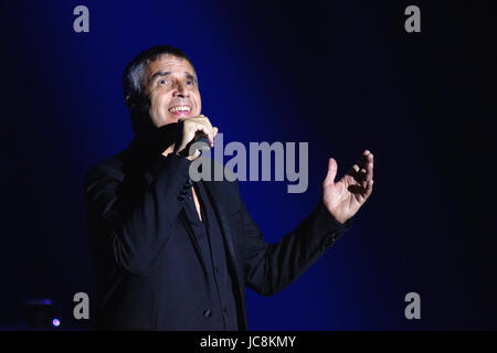 Laval, Kanada. 13. Juni 2017... Französischer Sänger Julien Clerc Durchführung am Salle André-Mathieu. Bildnachweis: Mario Beauregard Beaustock/Alamy Live-Nachrichten Stockfoto