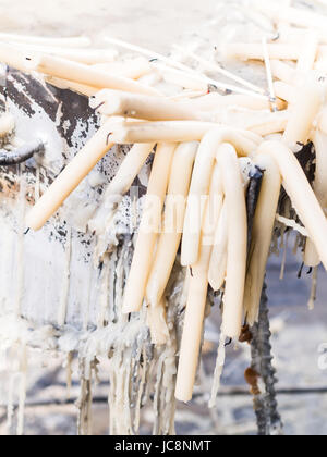 Lissabon, Portugal. 13. Juni 2017. Kerzen auf Saint Anhony Feier in Lissabon geschmolzen. Bildnachweis: Magdalena Paluchowska/Alamy Live-Nachrichten Stockfoto