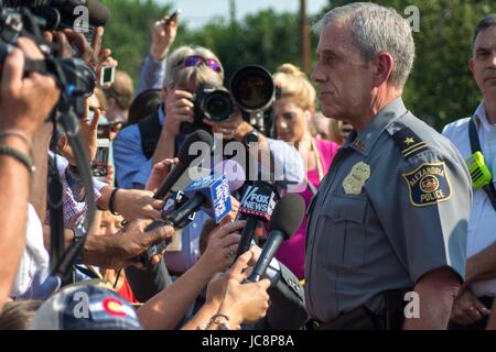 Alexandria, Virginia, USA. 14. Juni 2017. Alexandria Polizeichef, Michael Brown, verleiht ein Upodate den Medien nach der Schießerei in einem Baseballfeld wo republikanische Mitglieder des Kongresses üben wurden für eine Charity-Spiel. 14. Juni 2017. Bildnachweis: Dimitrios Manis/ZUMA Draht/Alamy Live-Nachrichten Stockfoto